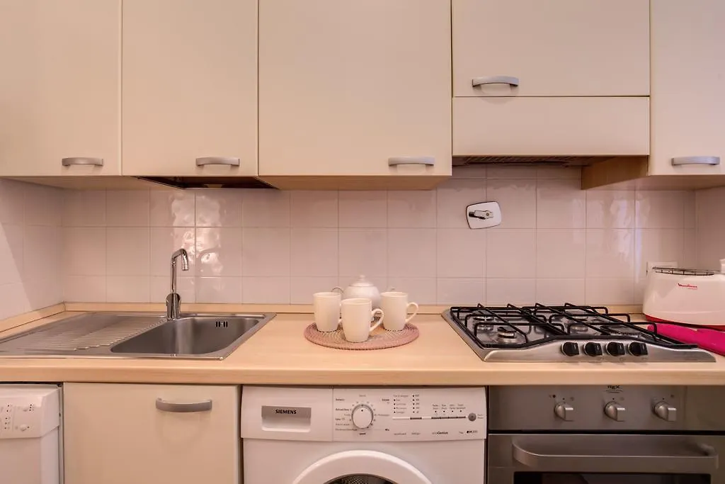 Navona Flowers Apartment Rome